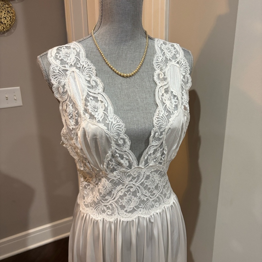 Rare Vintage Lily of France White Lace Maxi Nightgown Dress size Medium - Picture 6 of 9